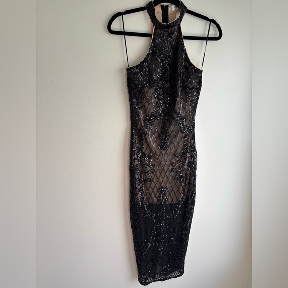 Elegant Black Sequin Midi Dress - Picture 7 of 7